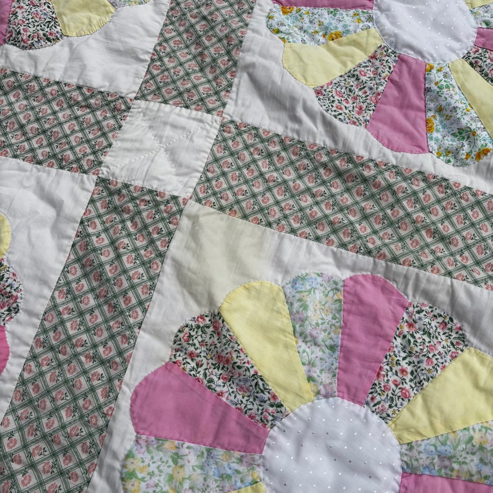 Antique Dresden Plate Hand Sewn Quilt Vintage Floral Pink Yellow Green 101x83 - Picture 3 of 13